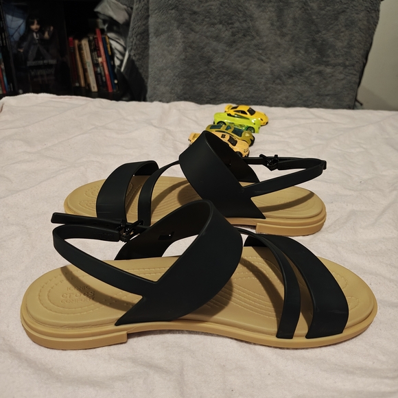Crocs Tulum, Women's Black Strappy Sandals - Picture 6 of 7